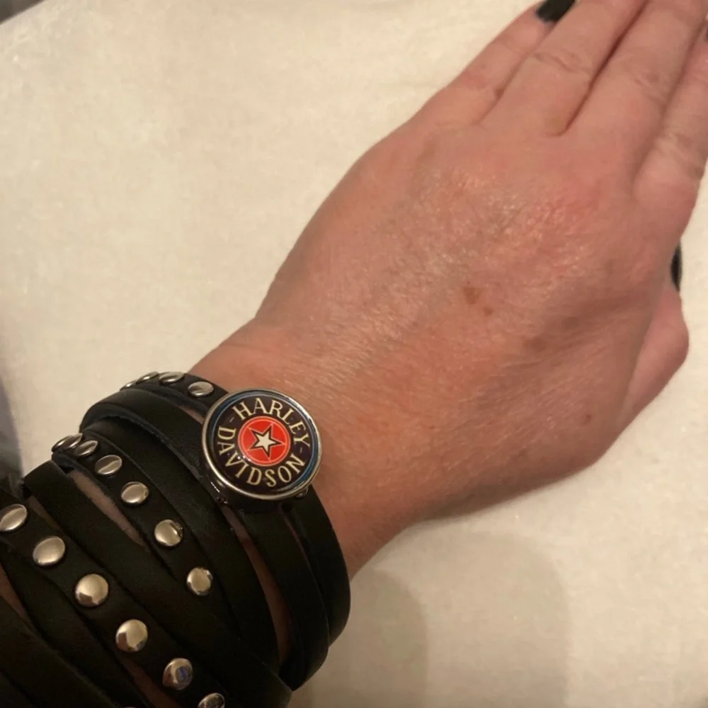 - HD Snap Button Wrap Bracelet - Picture 6 of 10